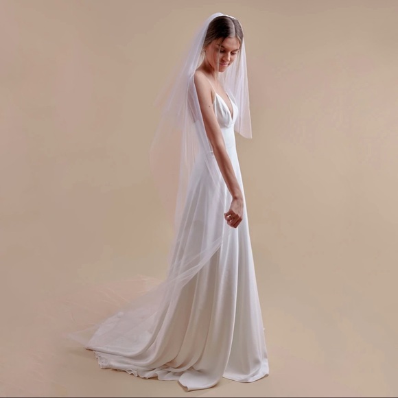 2 layered tulle white cathedral veil raw edge - new never used - Picture 8 of 8